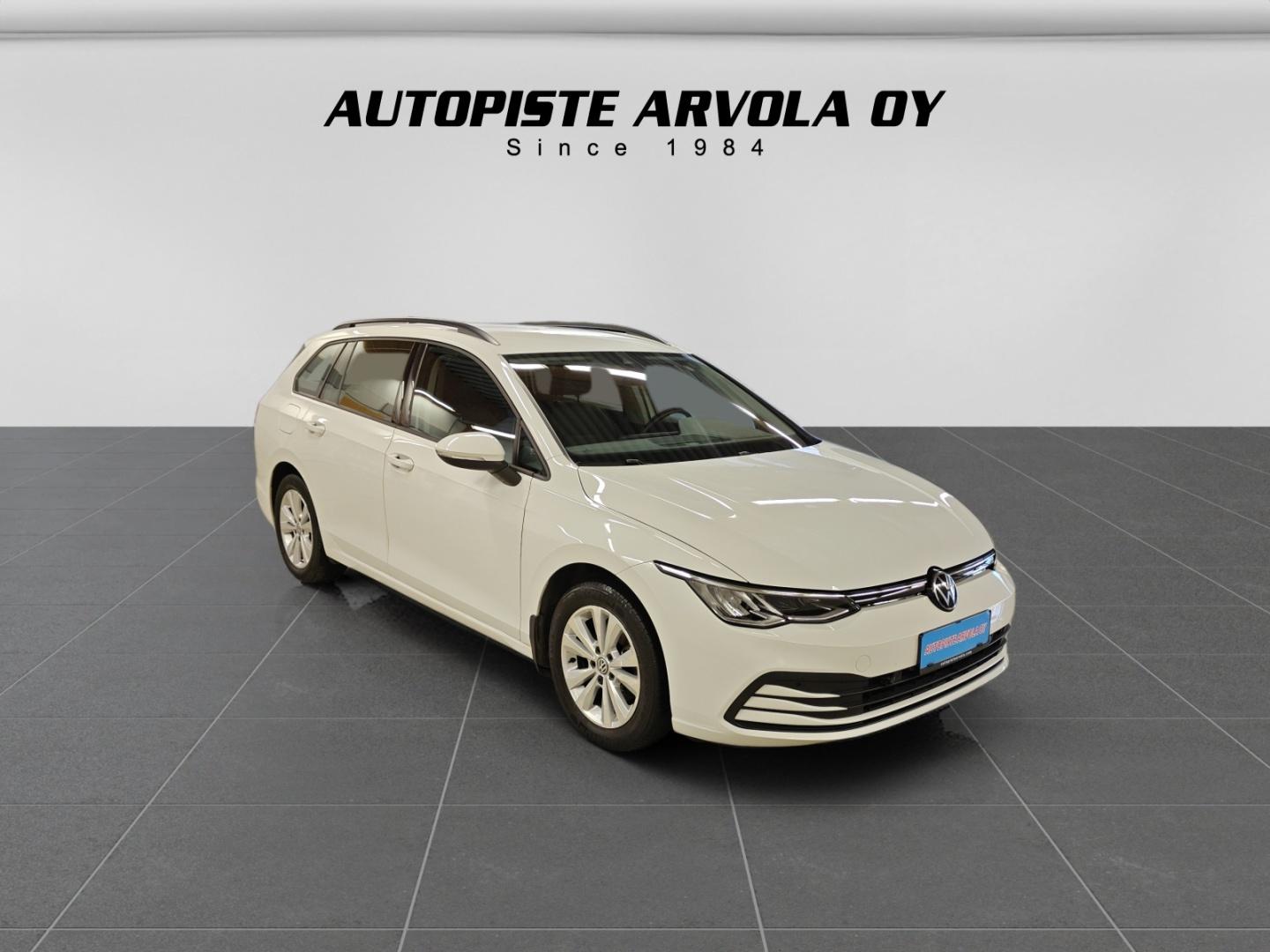 VOLKSWAGEN Golf 2023