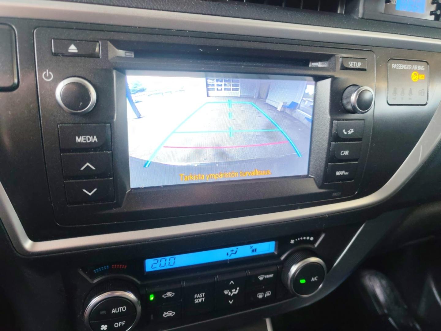 TOYOTA Auris 2013
