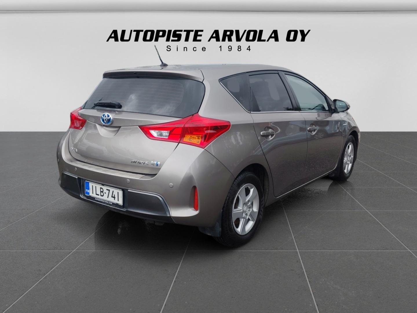 TOYOTA Auris 2013
