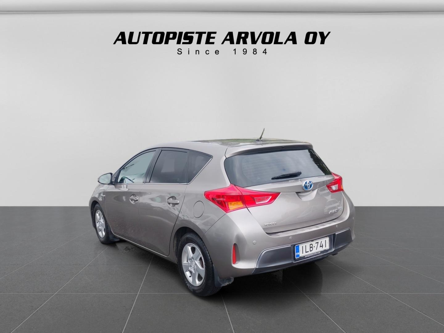 TOYOTA Auris 2013