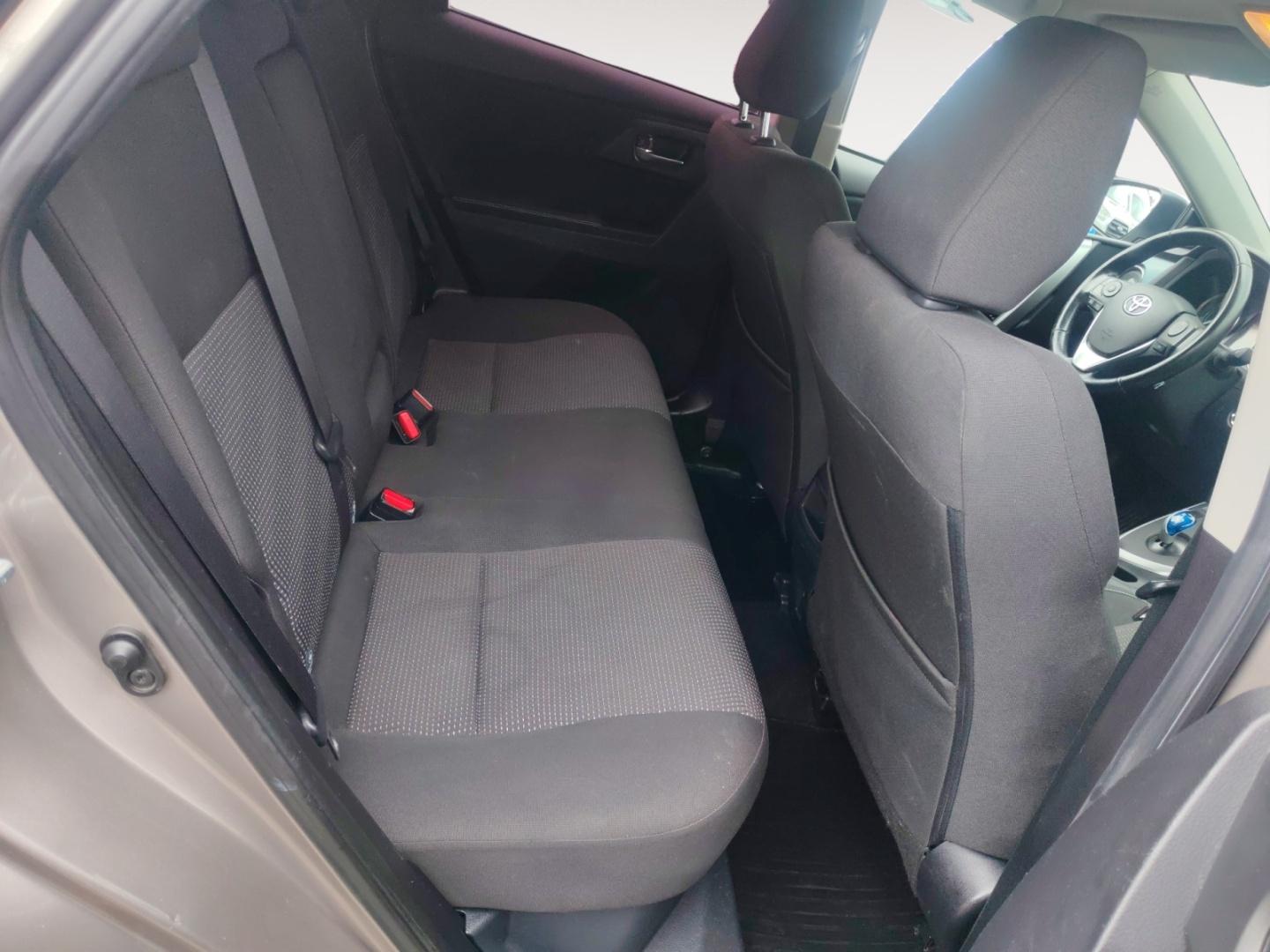 TOYOTA Auris 2013