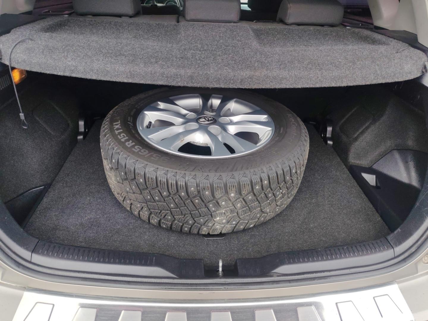 TOYOTA Auris 2013