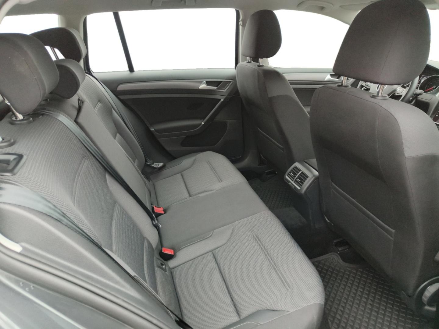 VOLKSWAGEN Golf 2019