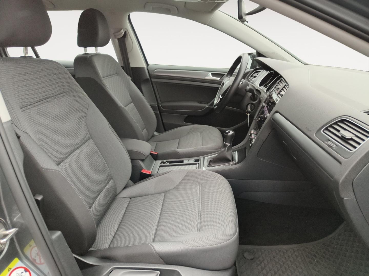 VOLKSWAGEN Golf 2019