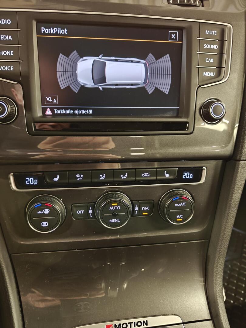 VOLKSWAGEN Golf 2016