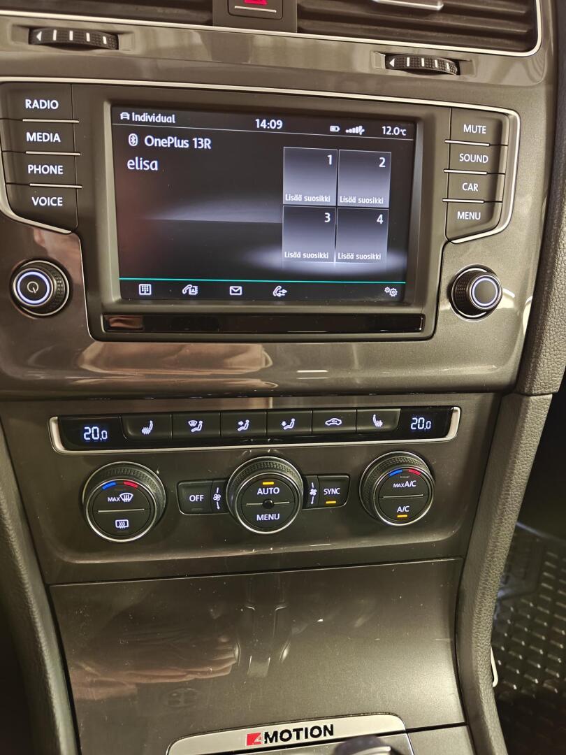 VOLKSWAGEN Golf 2016