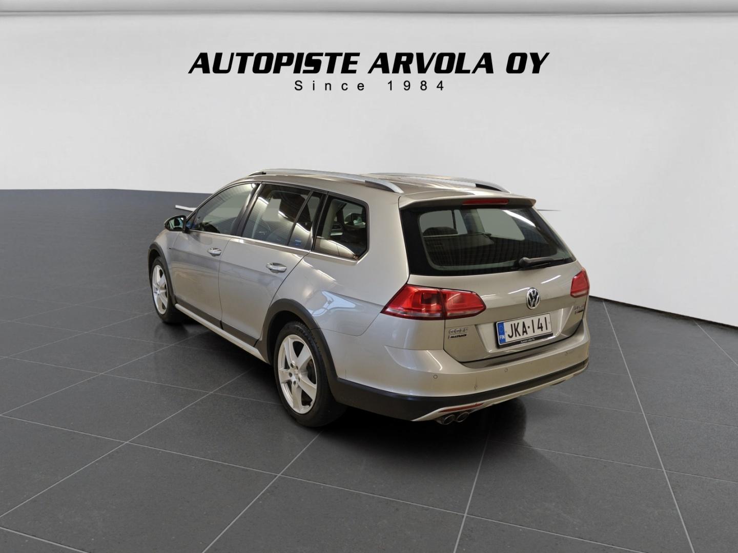 VOLKSWAGEN Golf 2016