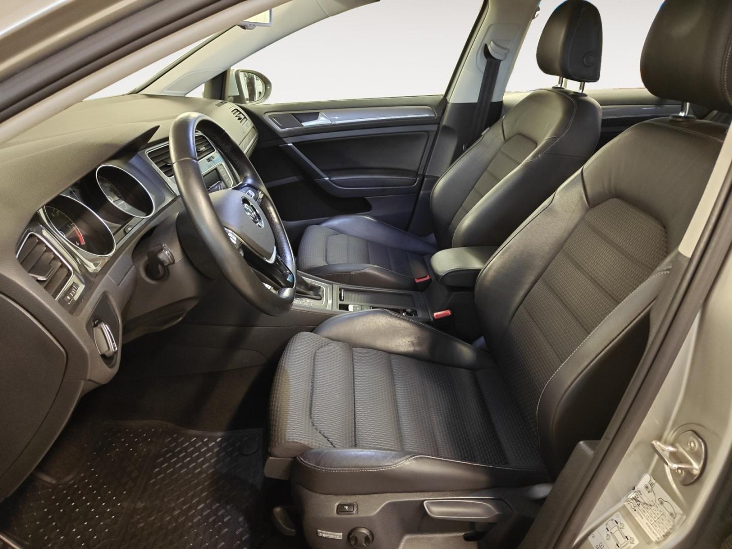 VOLKSWAGEN Golf 2016