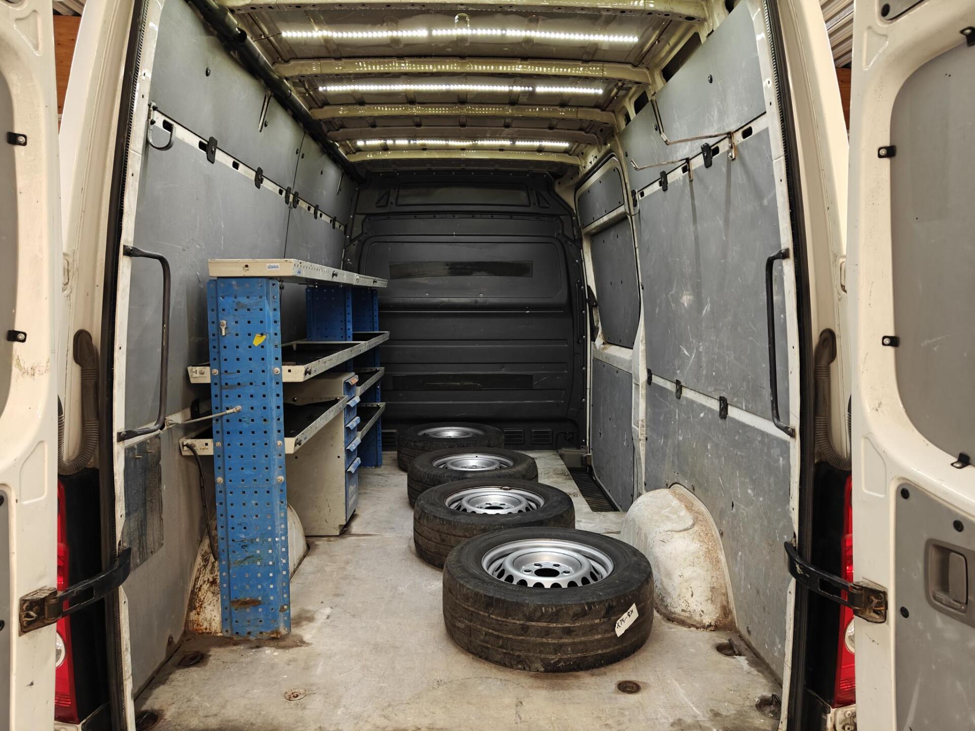 VOLKSWAGEN Crafter 2015