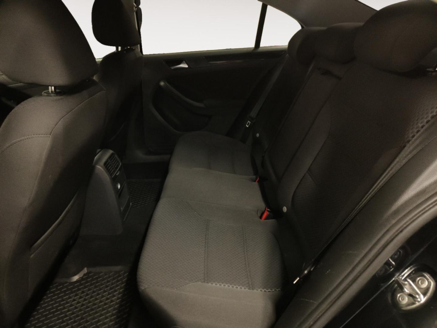 VOLKSWAGEN Jetta 2011