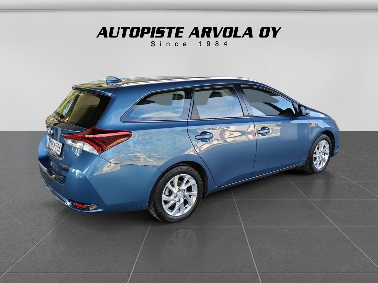 TOYOTA Auris 2016