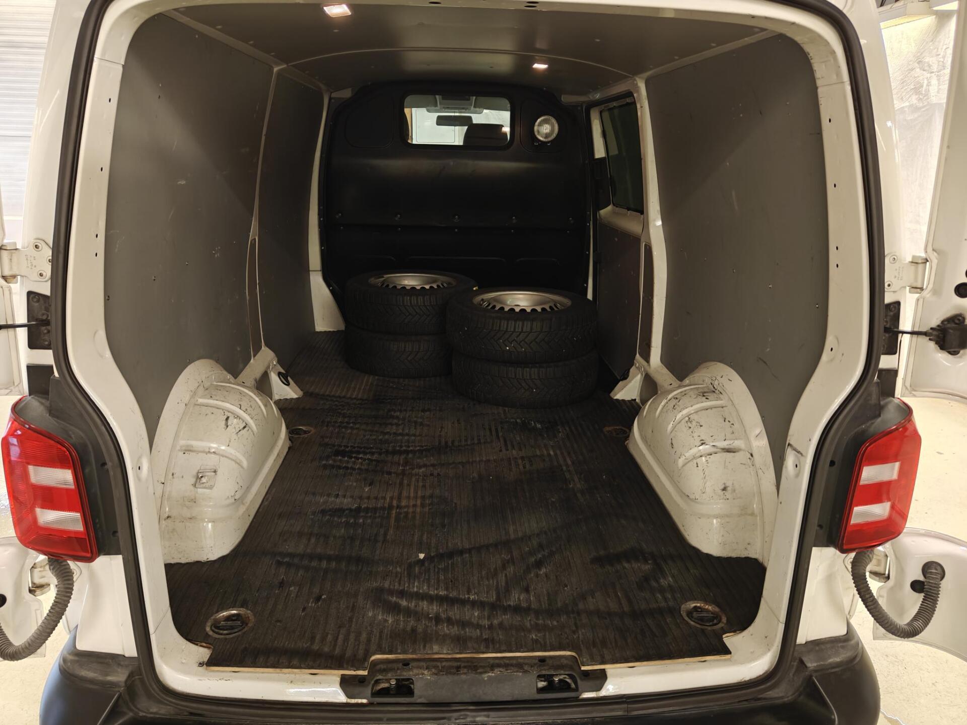 VOLKSWAGEN Transporter 2017