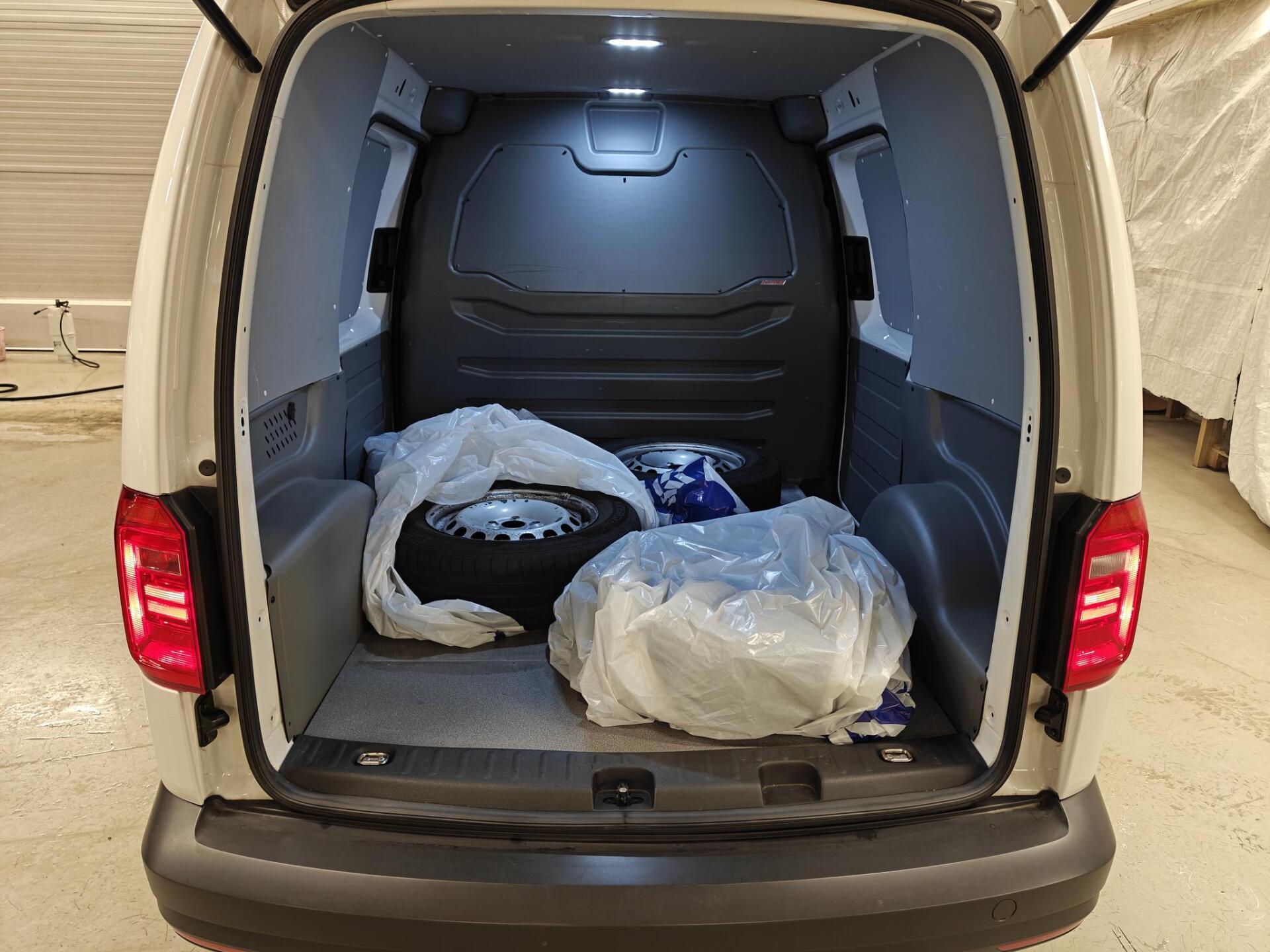 VOLKSWAGEN Caddy 2021