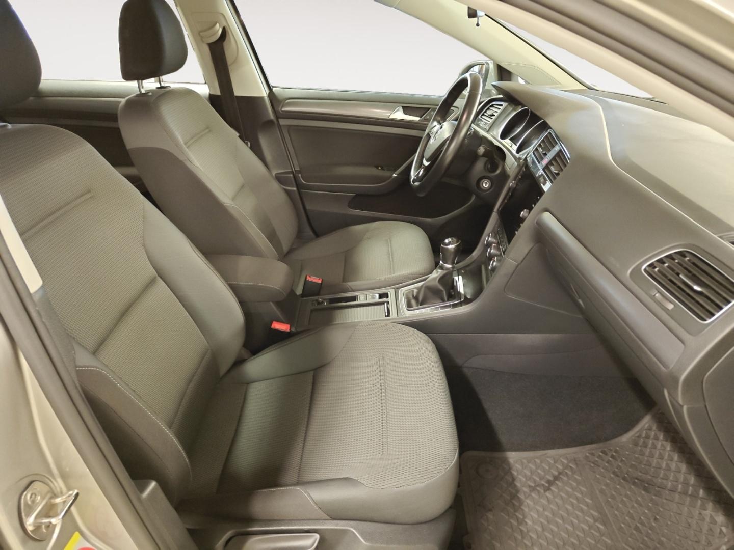 VOLKSWAGEN Golf 2018