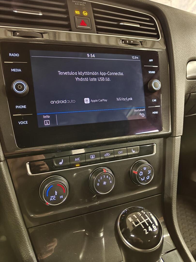 VOLKSWAGEN Golf 2018