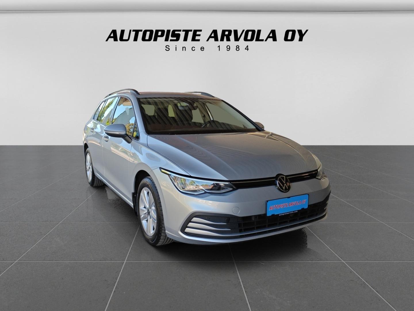 VOLKSWAGEN Golf 2023