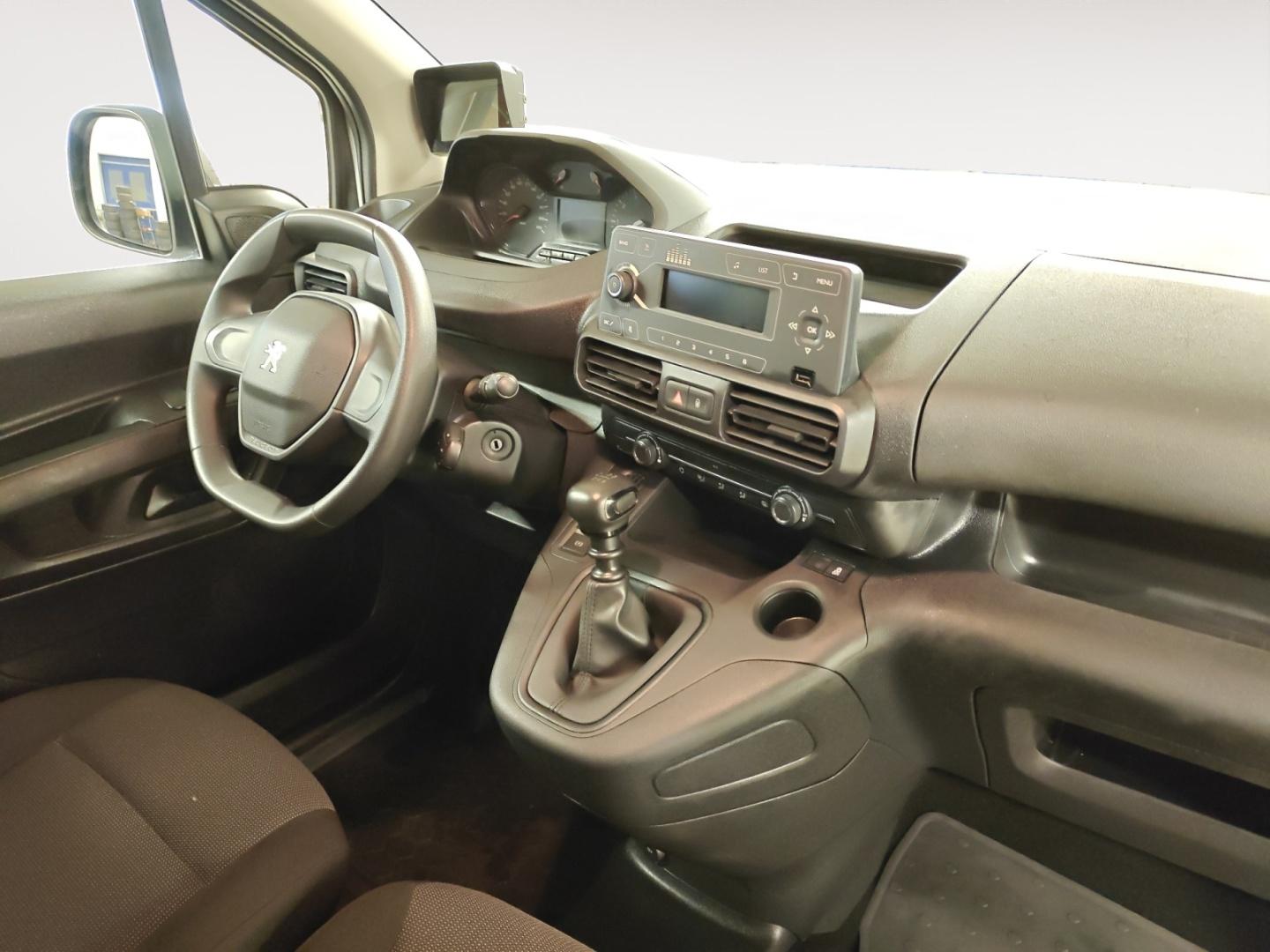 PEUGEOT Partner 2023