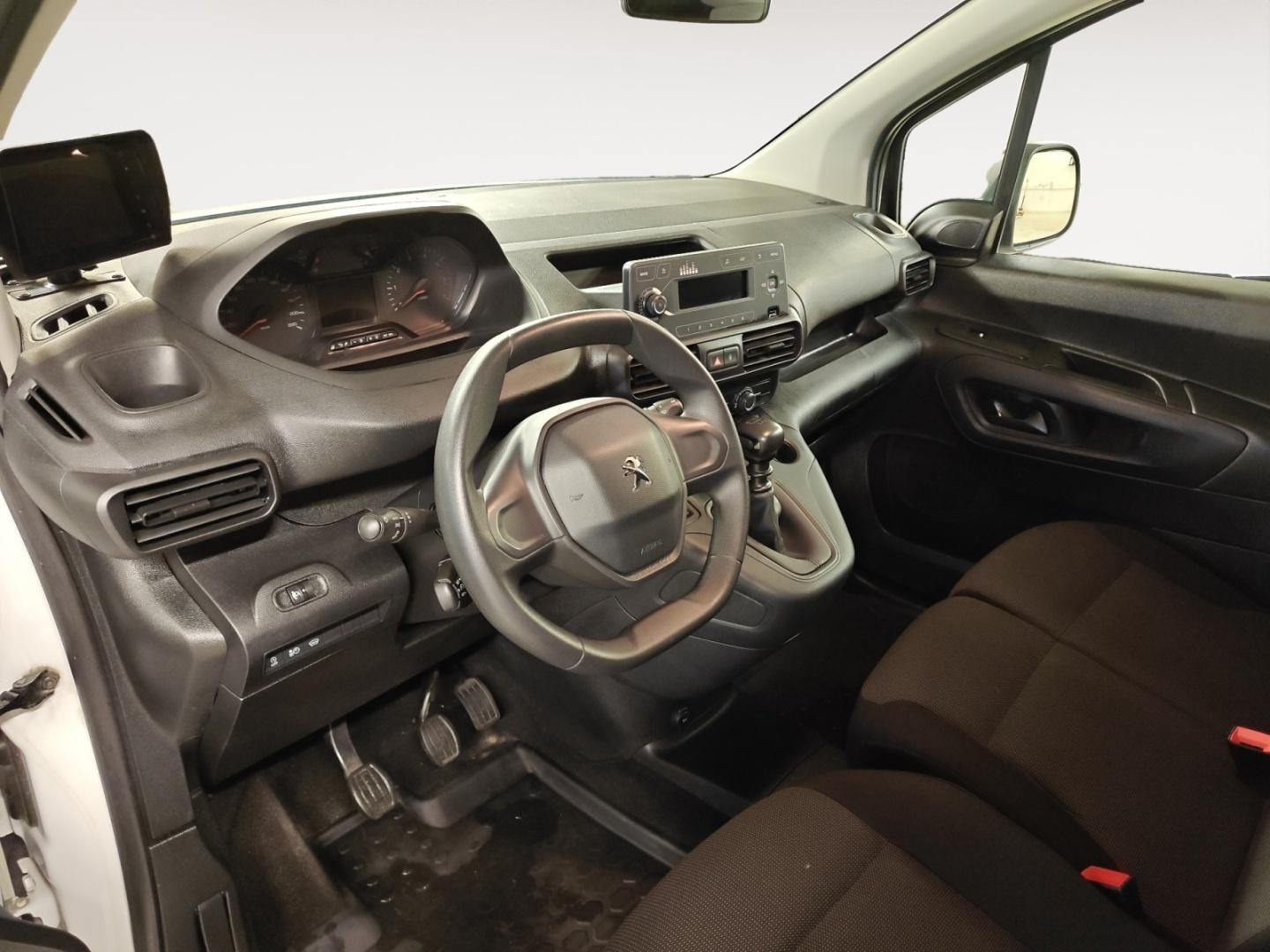 PEUGEOT Partner 2023