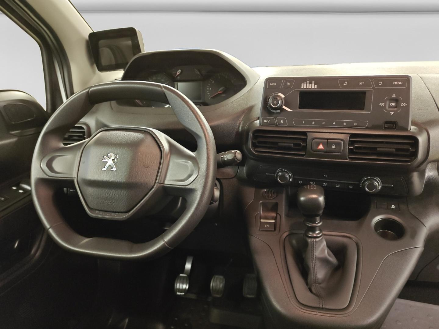 PEUGEOT Partner 2023