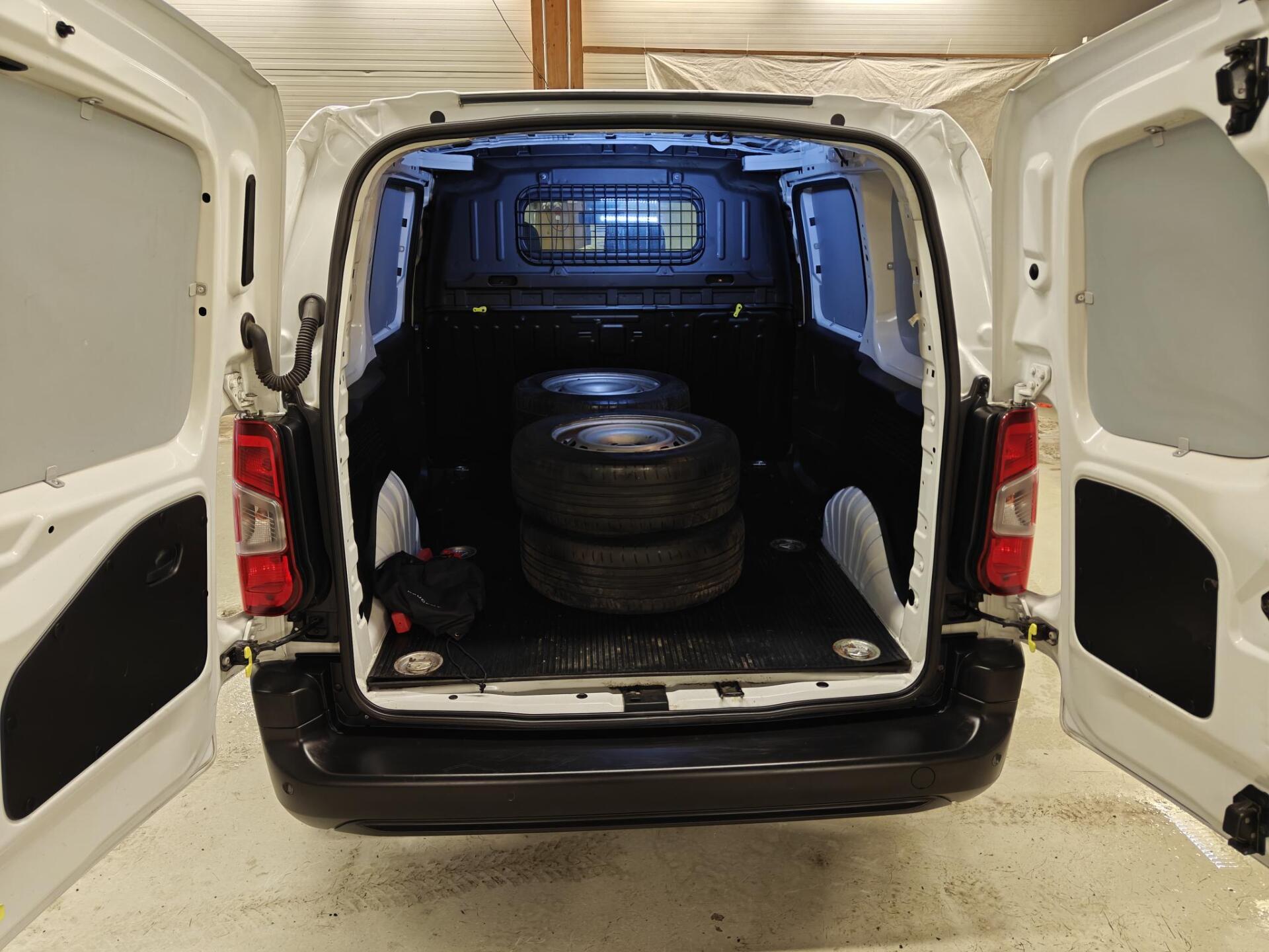 PEUGEOT Partner 2023