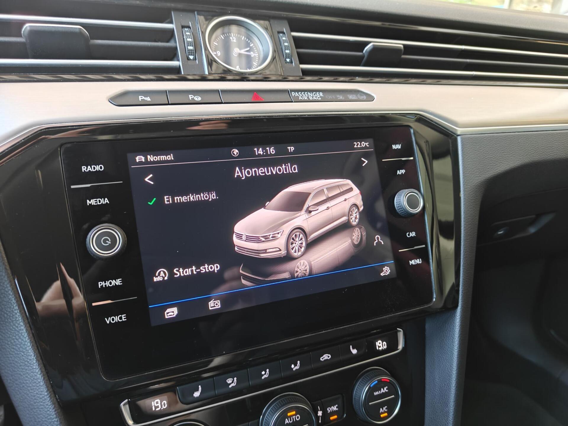 VOLKSWAGEN Passat 2018