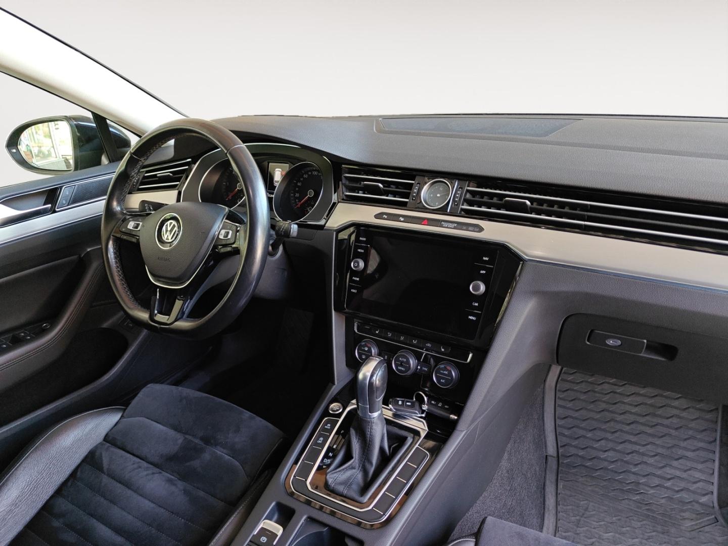 VOLKSWAGEN Passat 2018