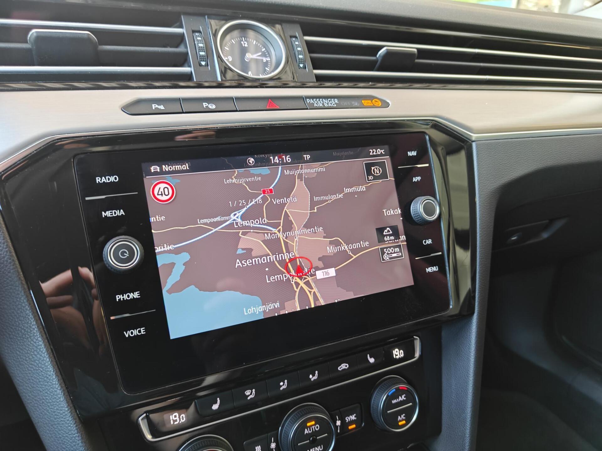 VOLKSWAGEN Passat 2018