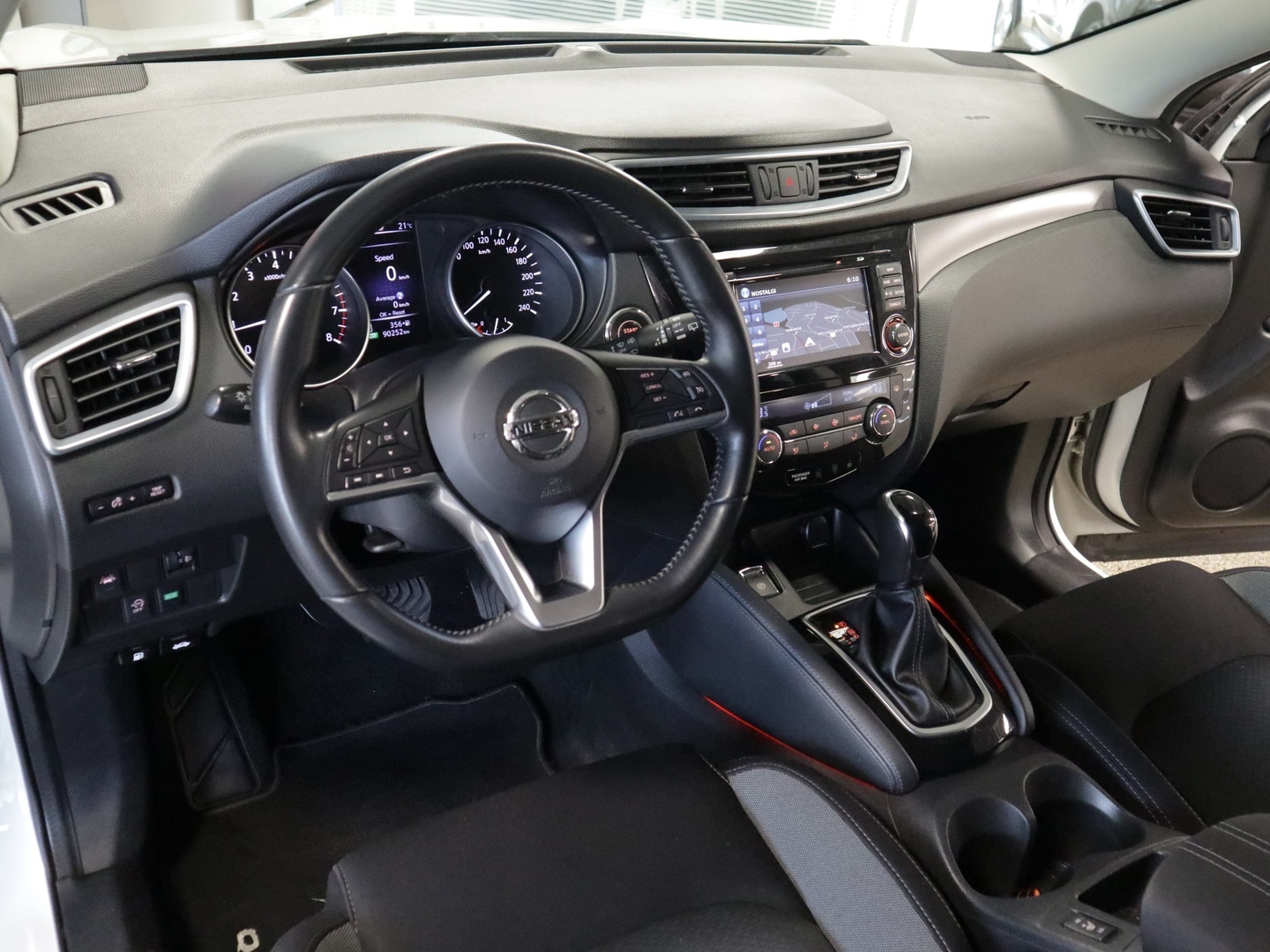 NISSAN Qashqai 2018