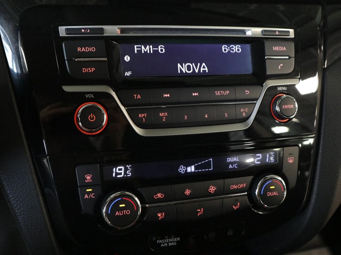 NISSAN Qashqai 2015