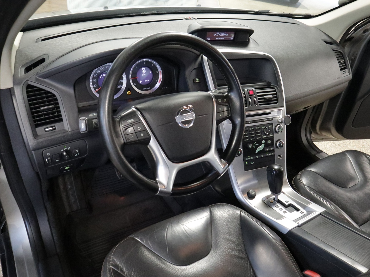 VOLVO XC60 2010