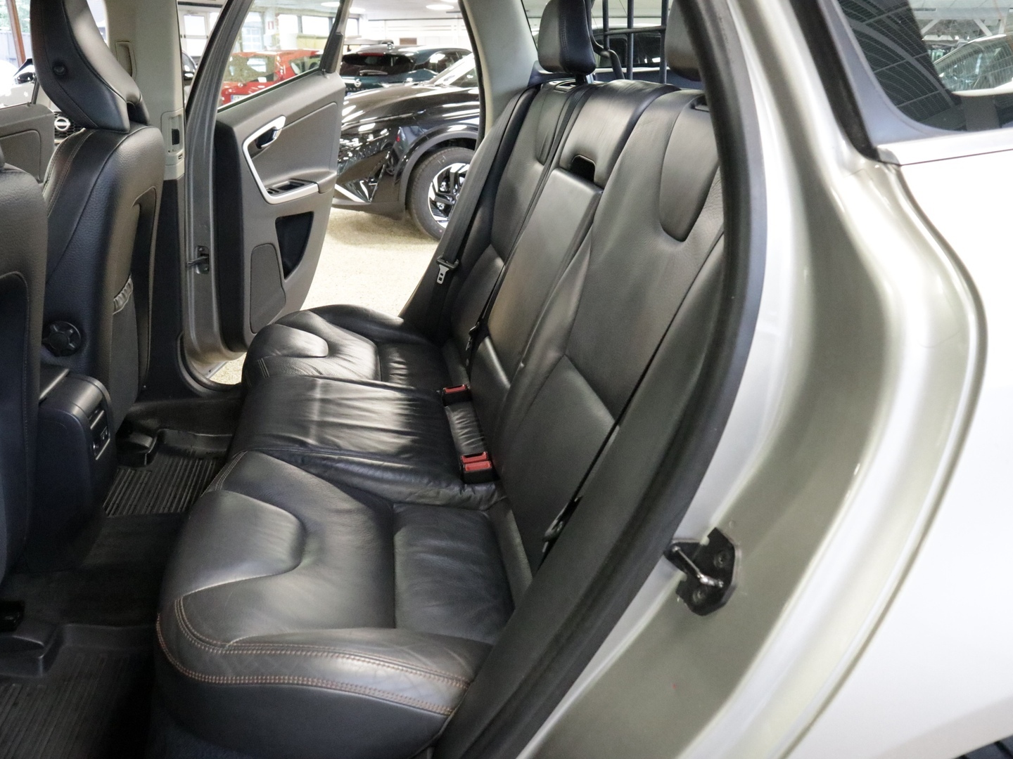 VOLVO XC60 2010
