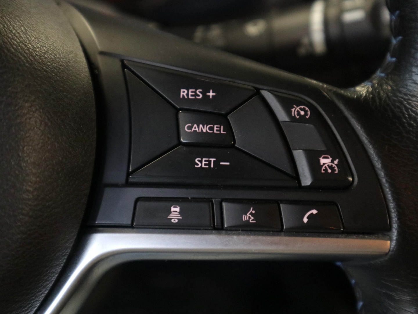 NISSAN Leaf 2020