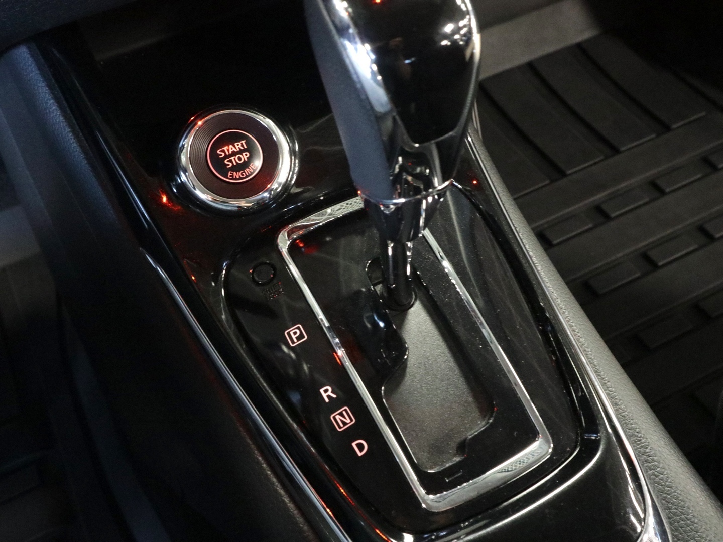 NISSAN Pulsar 2016