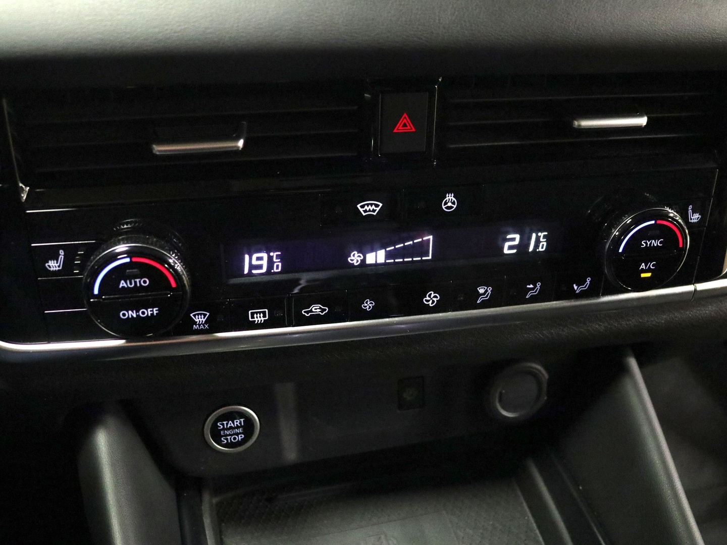 NISSAN Qashqai 2023