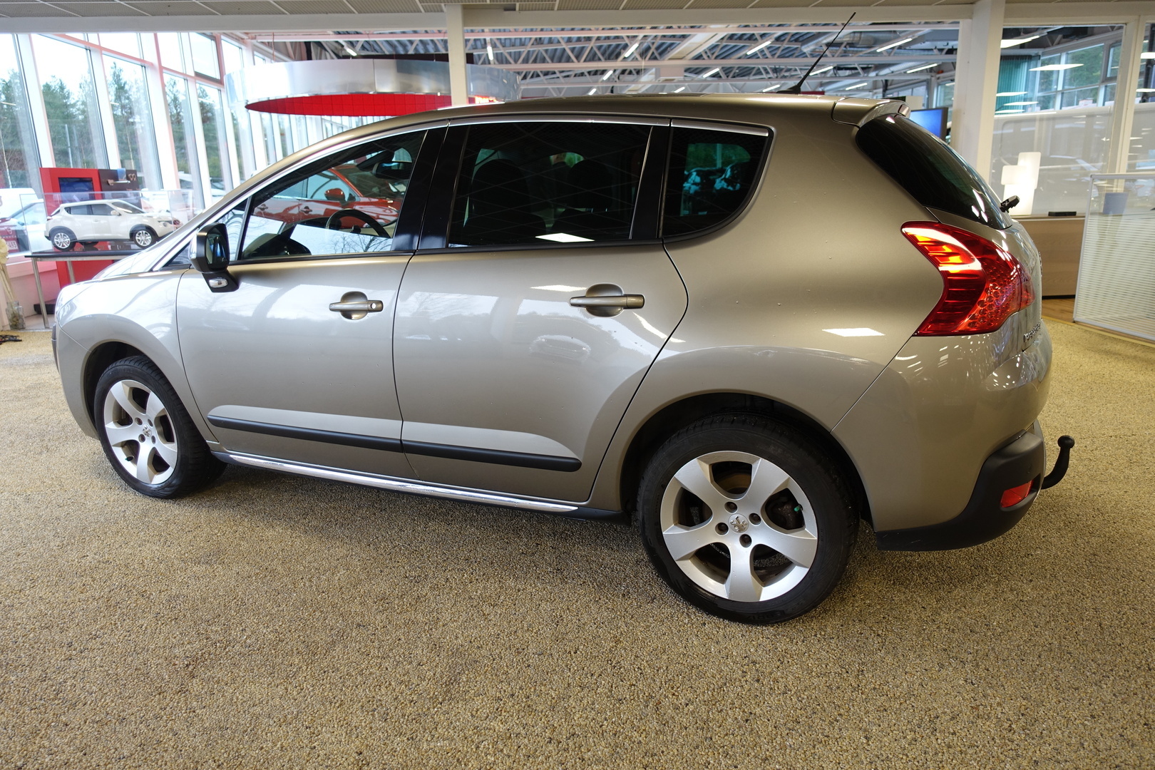 PEUGEOT 3008 2011
