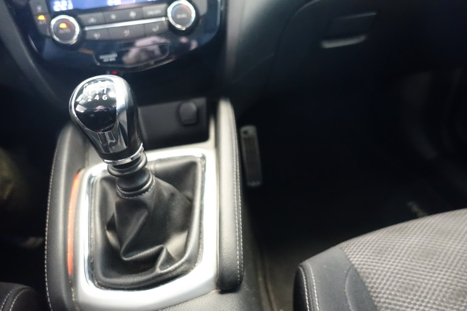 NISSAN Qashqai 2014