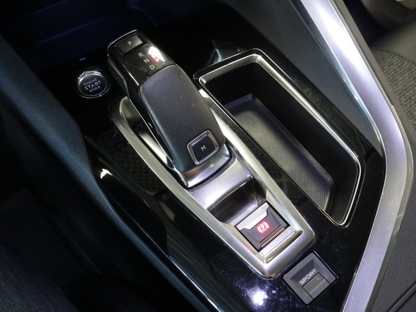 PEUGEOT 3008 2020