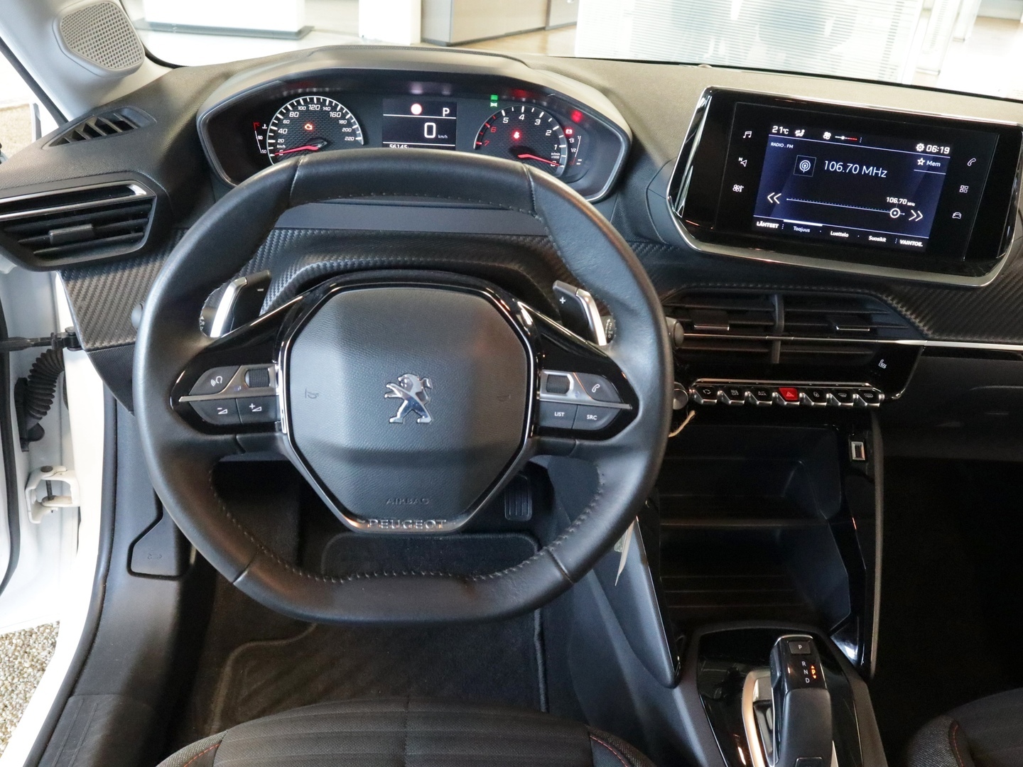 PEUGEOT 208 2021