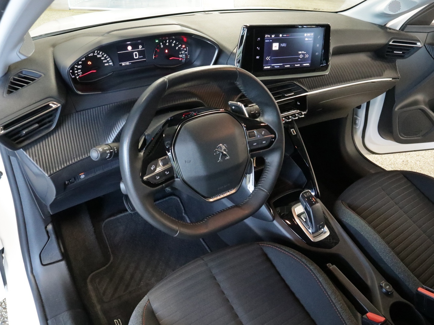 PEUGEOT 208 2021
