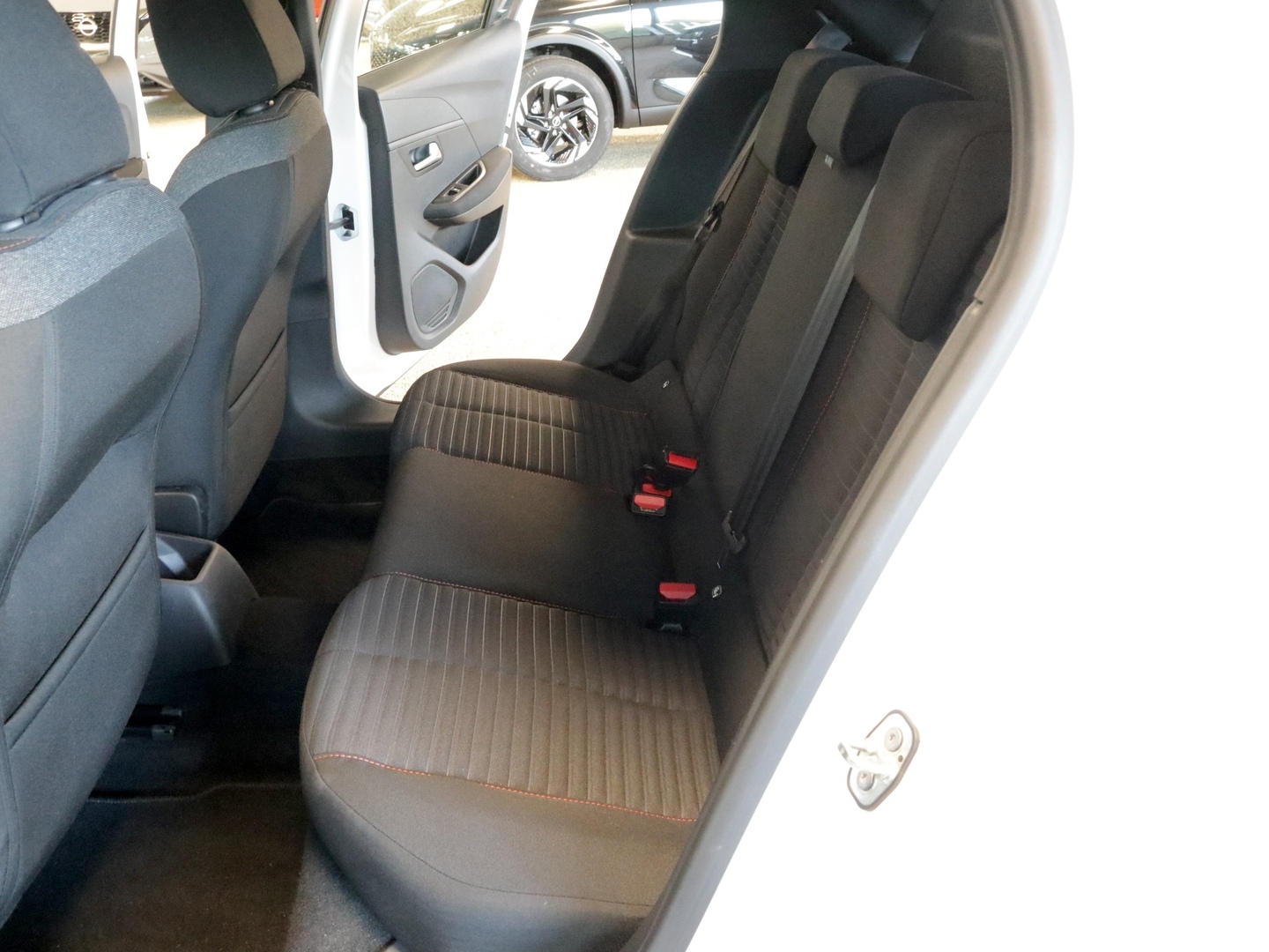 PEUGEOT 208 2021