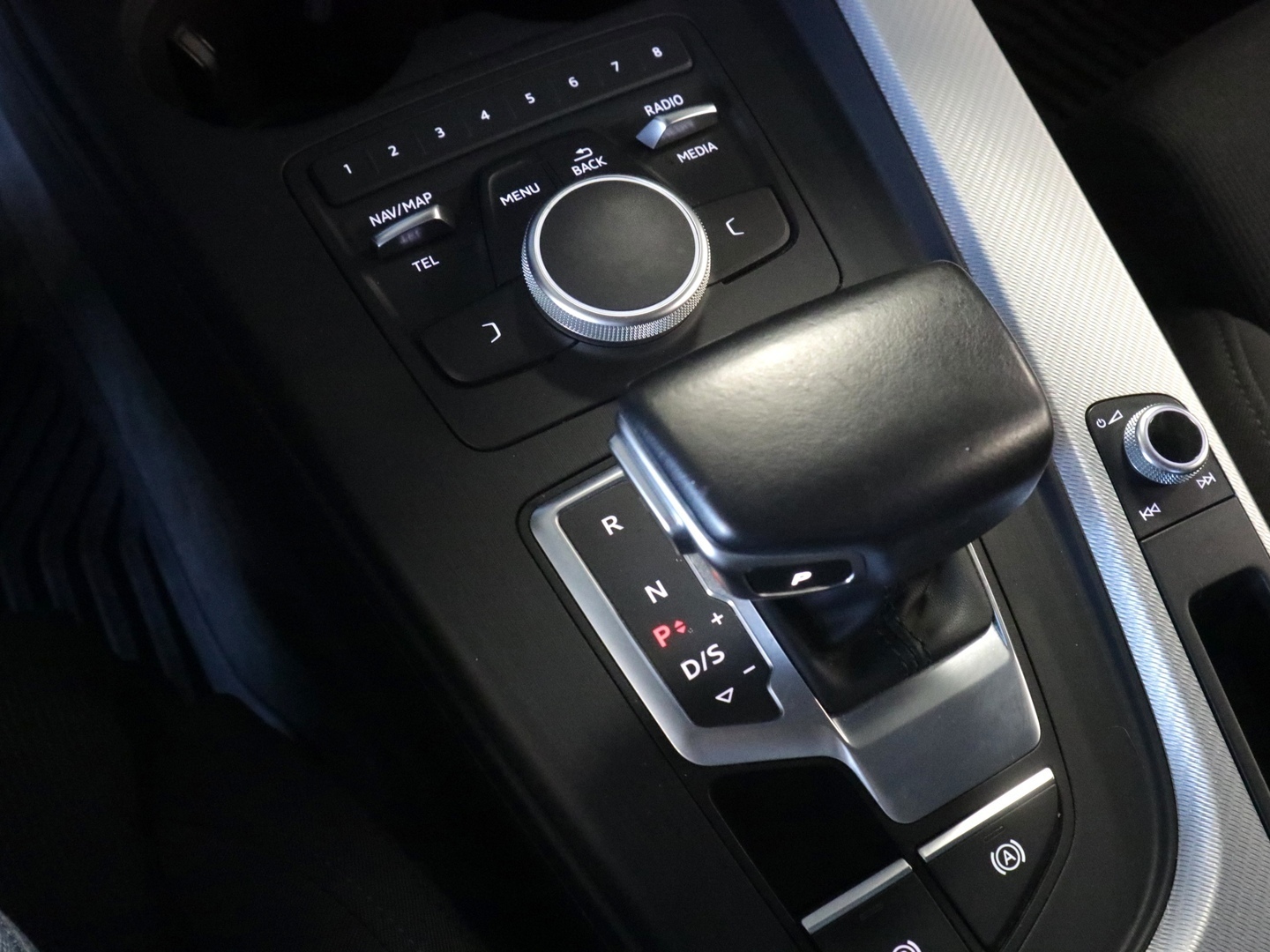 AUDI A4 2016