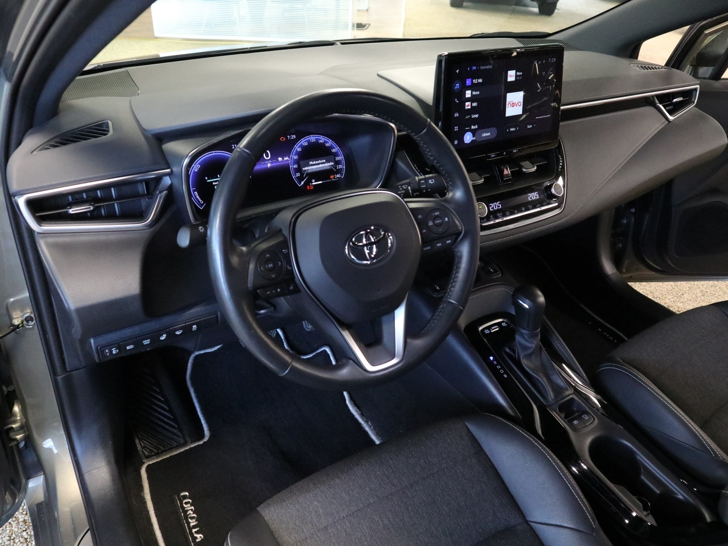 TOYOTA Corolla 2024