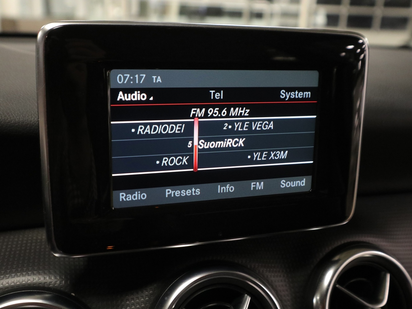 MERCEDES-BENZ A 2014