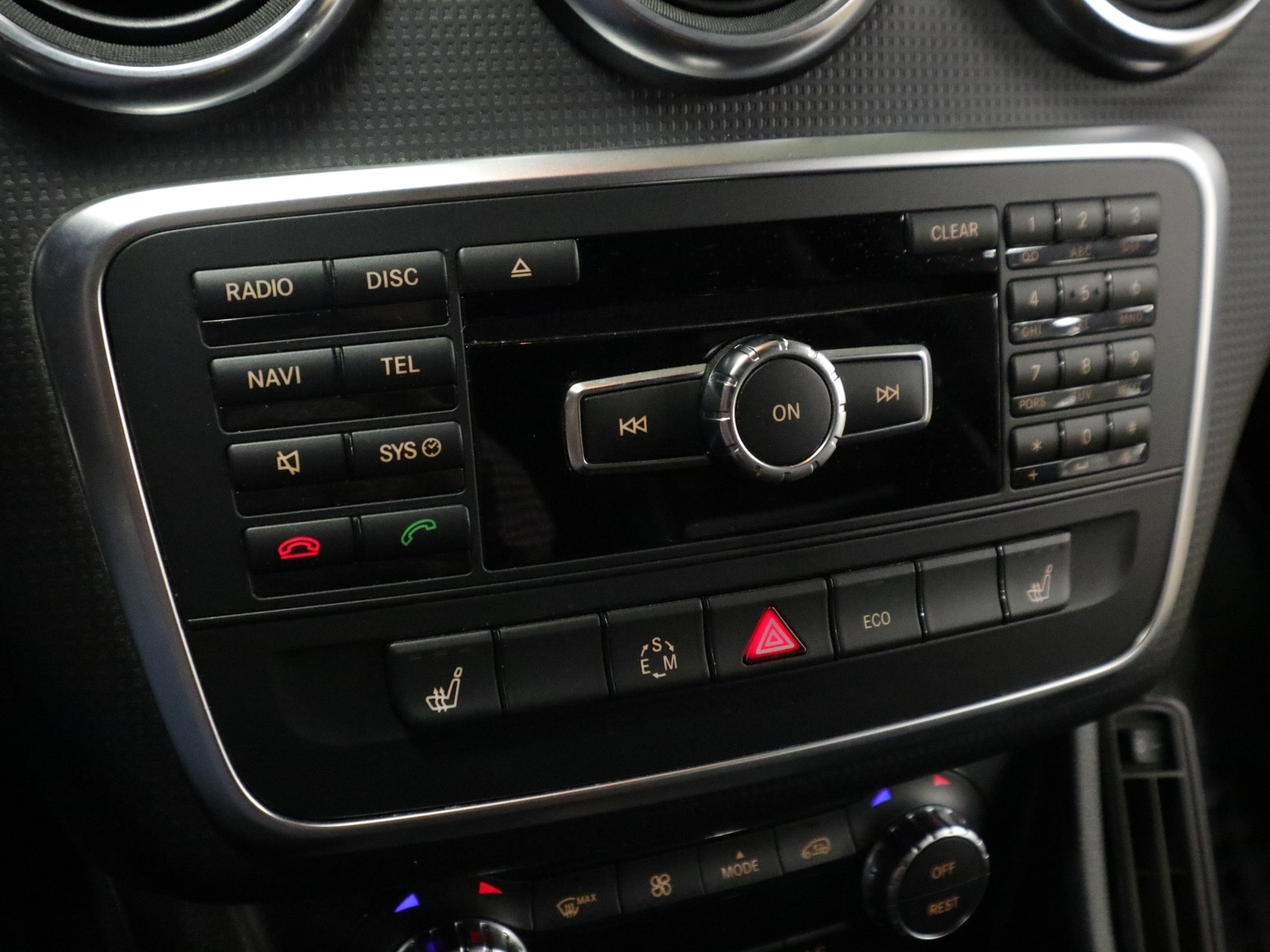 MERCEDES-BENZ A 2014