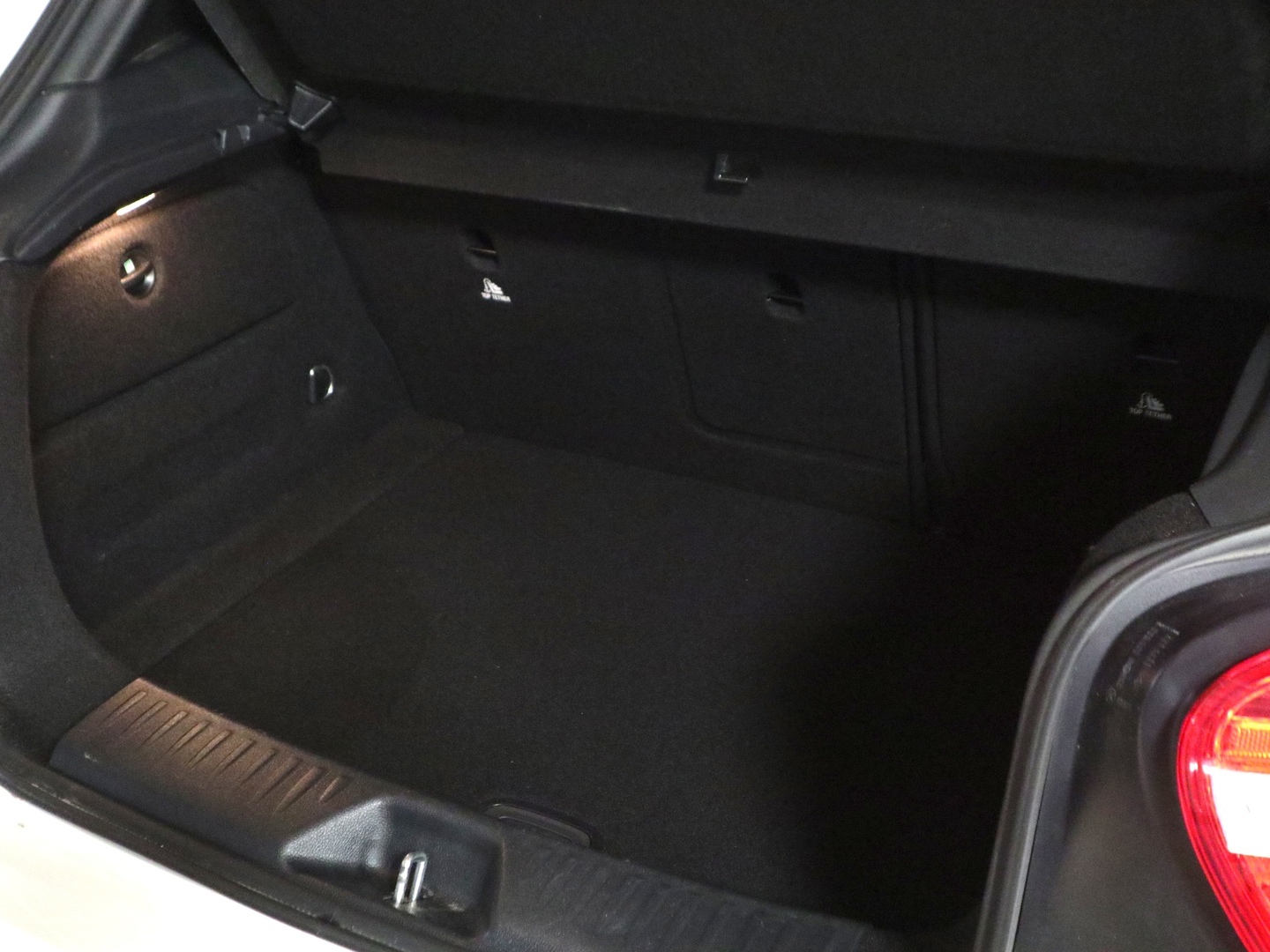 MERCEDES-BENZ A 2014