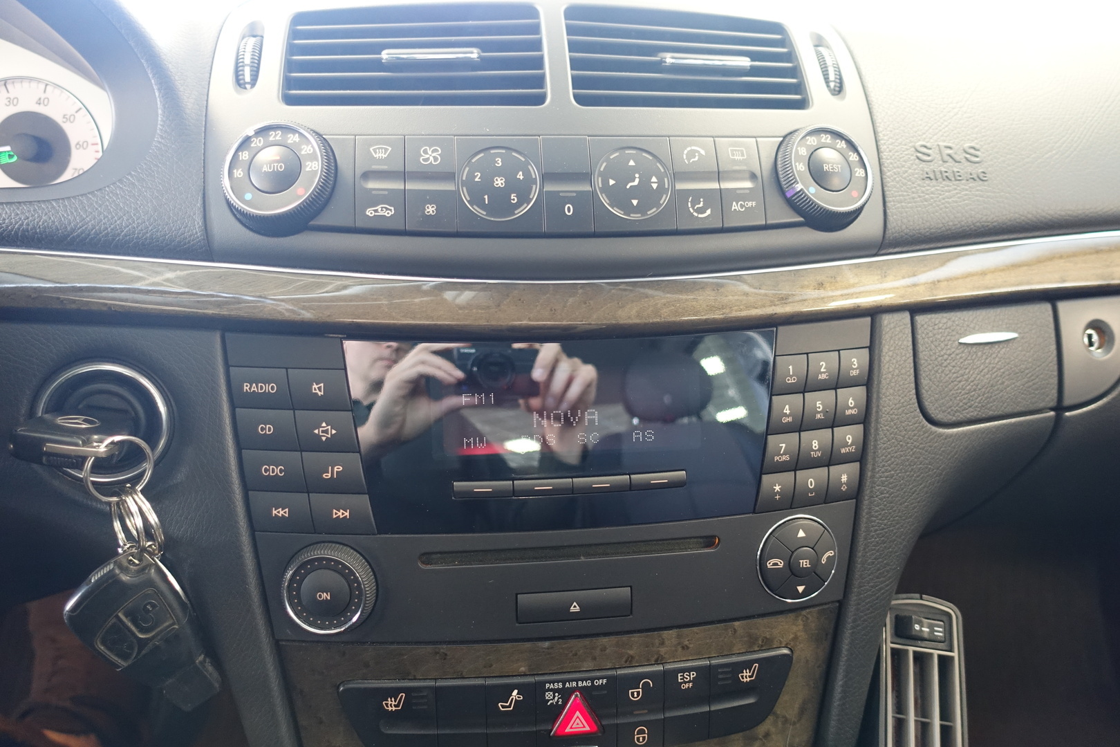 MERCEDES-BENZ E 2005