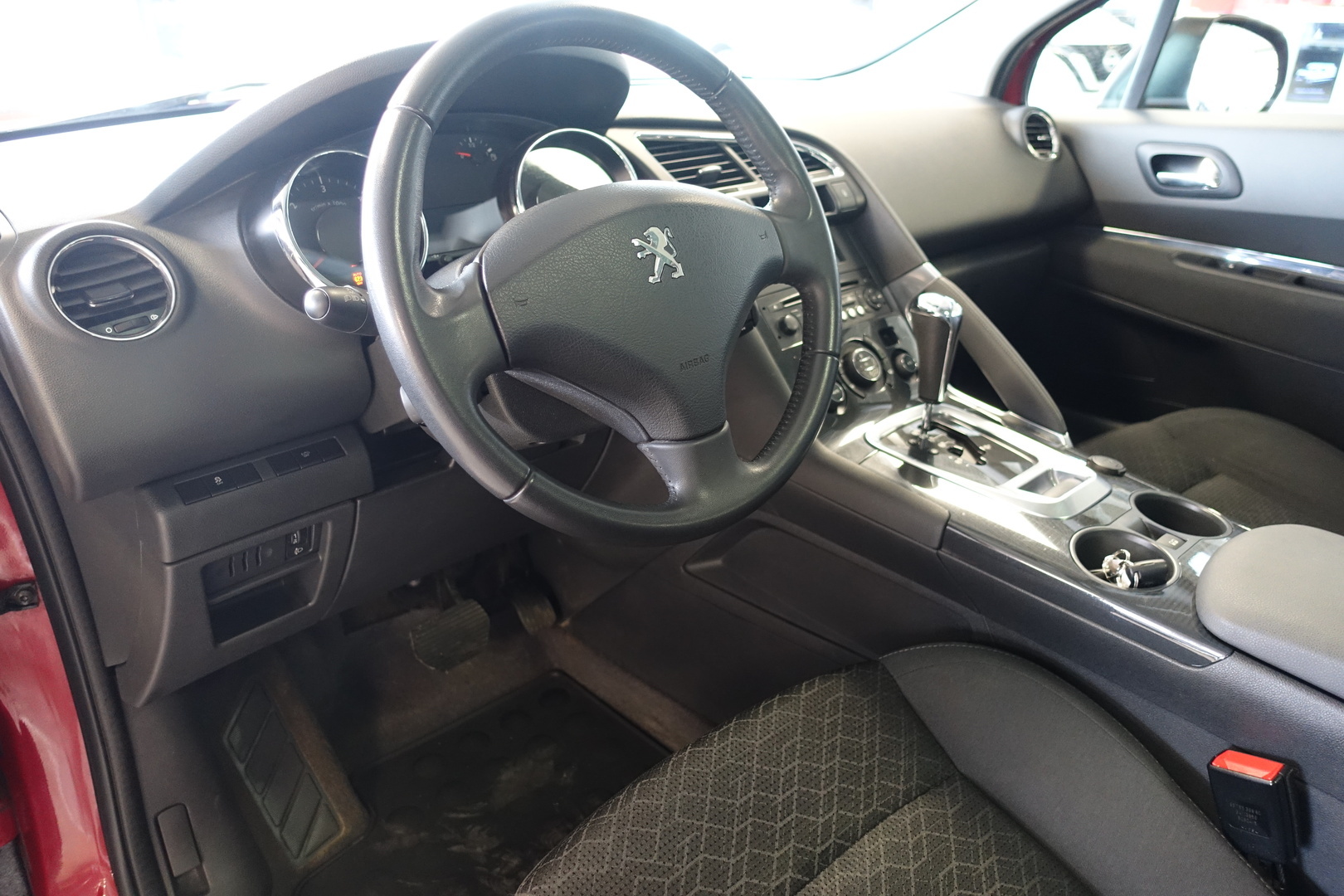 PEUGEOT 3008 2015