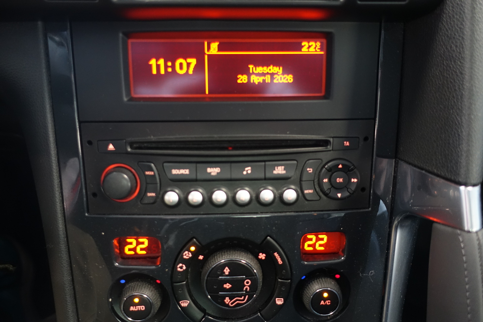 PEUGEOT 3008 2015