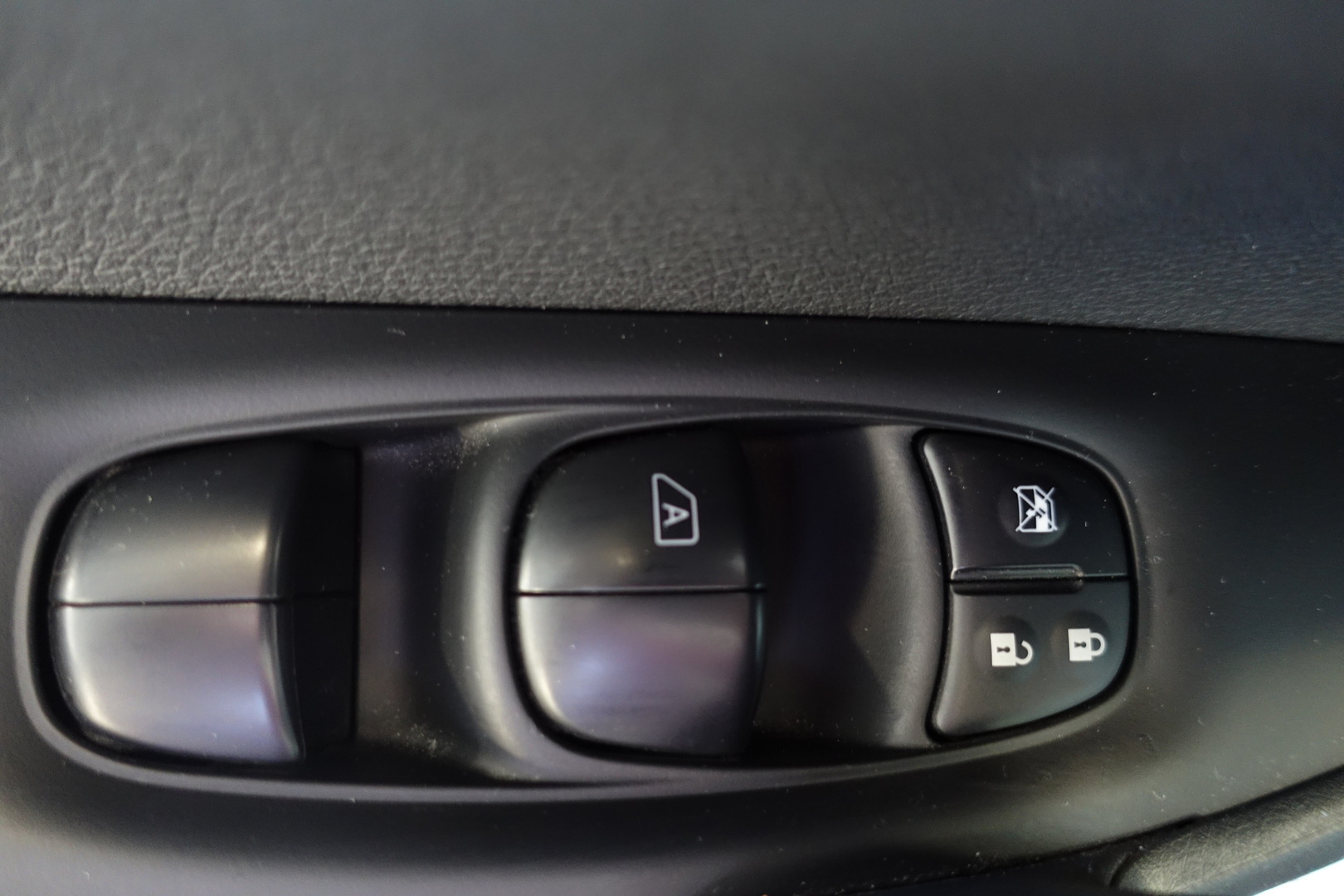 NISSAN Qashqai 2017