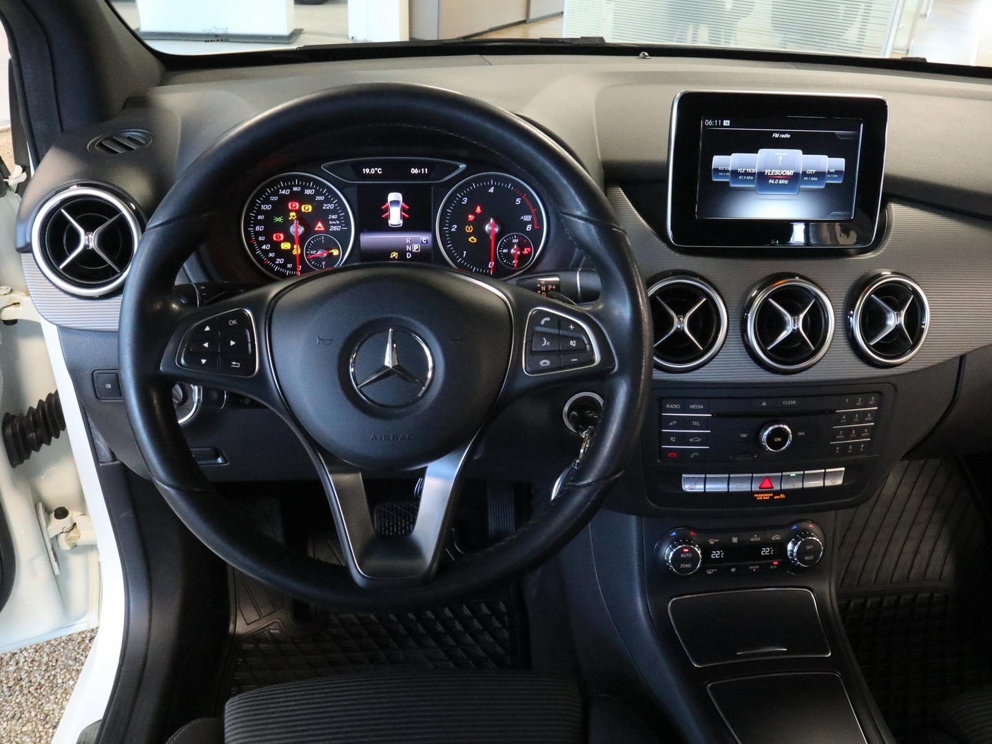 MERCEDES-BENZ B 2017